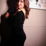 Parvatii Nair Instagram - Can you help me pick the best 🖤