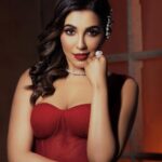 Parvatii Nair Instagram - Love these ❤️❤️❤️ Do you ? RED DRESS Styling & Concept @soigne_official_ Photography @gk_.photography._ Makeup @makeupbyvaishalikrishnan Hairstylist @loki_makeupartist Outfit @label_natalia_livingston