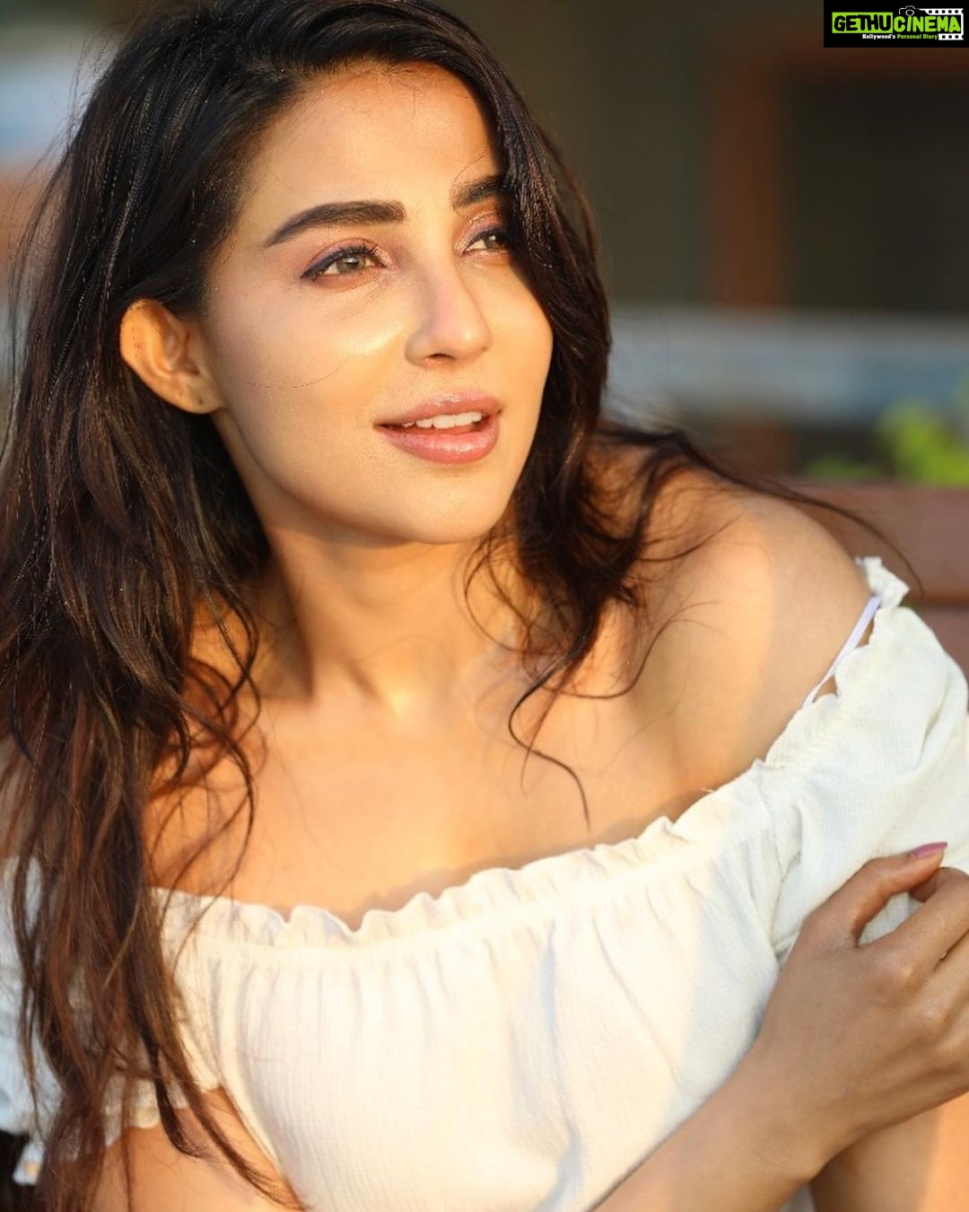 Parvatii Nair Instagram - How about some sunshine ☀️ ❤️