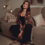Parvatii Nair Instagram - Life is a party, dress for it! Shot by @frames_by_nithin Styled by @paviiiee_08 Jewellery @konikajewellery Outfit @labelkaksh Make up @naaz_makeup_hair
