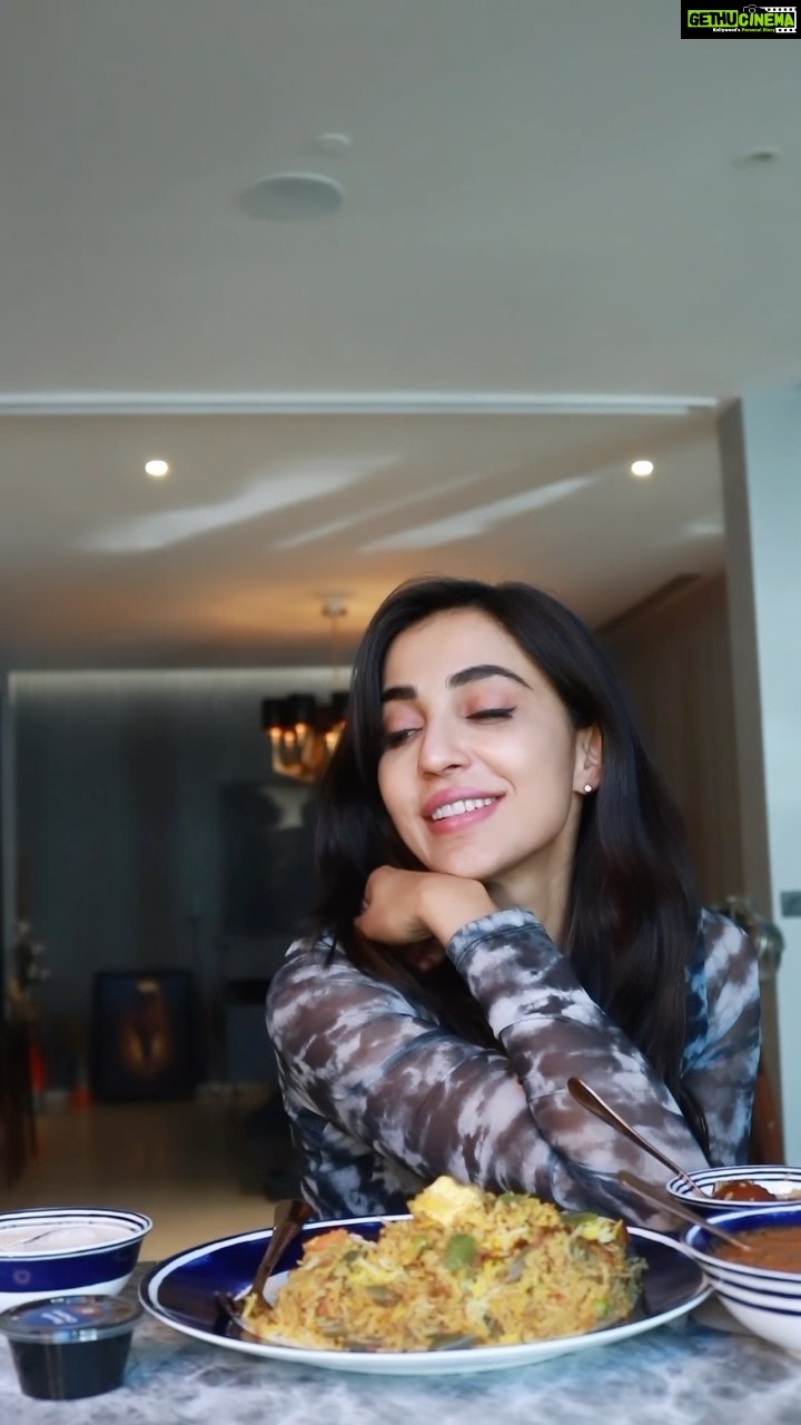 Parvatii Nair Instagram - Sink your senses into flavorful bites, this Christmas enjoy the feast prepared just for you the north indian creations by ordering the special hamper curated by ITC Master Chef Creations. @itcmasterchefcreations Every dish reflects the essence of deliciousness . Order yours now on Swiggy Use my code: Jumbo and avail upto 20% Off Rs 120/- #ITCMasterChefCreations #MeriChristmas #celebratewithcreations