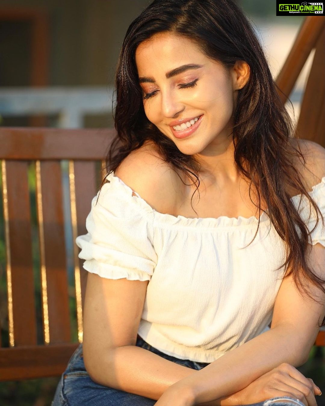 Parvatii Nair Instagram - How about some sunshine ☀️ ❤️