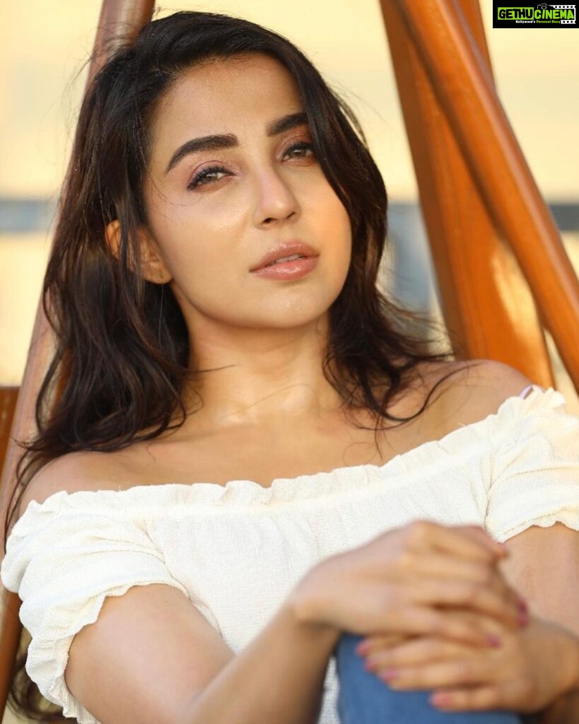 Parvatii Nair Instagram - How about some sunshine ☀️ ❤️