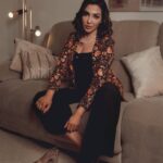 Parvatii Nair Instagram - Life is a party, dress for it! Shot by @frames_by_nithin Styled by @paviiiee_08 Jewellery @konikajewellery Outfit @labelkaksh Make up @naaz_makeup_hair