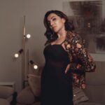 Parvatii Nair Instagram - Life is a party, dress for it! Shot by @frames_by_nithin Styled by @paviiiee_08 Jewellery @konikajewellery Outfit @labelkaksh Make up @naaz_makeup_hair