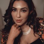 Parvatii Nair Instagram - Life is a party, dress for it! Shot by @frames_by_nithin Styled by @paviiiee_08 Jewellery @konikajewellery Outfit @labelkaksh Make up @naaz_makeup_hair