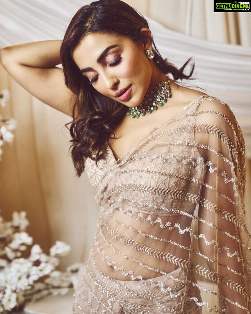 Parvatii Nair Instagram - For @teach_for_change with Shaadi by Marriott Presented by @theantoraofficial Powered by @ftvsalon.banjarahills.hyd Co powered by @argentumartshyderabad Outfits: @varunchakkilam Jewellery: @hiyajewellers Footwear: @rapport_shoes Makeup: @vibhu_makeupartist Styled by @officialanahita Photography: @shreyansdungarwal Co hosted by @westinhyderabad Sponsored by @aryanajevents Ground Transport: @mercedesbenzsilverstar Decor: @minttusarna #teachforchange2023 #shaadibymarriott