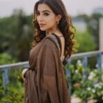 Parvatii Nair Instagram – ❤️❤️❤️

Photography & videos: @jakobz_media @krish.jkm @rajo_bhaii
Assisted by: @julien.filmmaker
Stylist: @ratchasi
Saree: @ranyasarees
Make up and hair: @geetha_mua_chennai