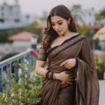 Parvatii Nair Instagram – ❤️❤️❤️

Photography & videos: @jakobz_media @krish.jkm @rajo_bhaii
Assisted by: @julien.filmmaker
Stylist: @ratchasi
Saree: @ranyasarees
Make up and hair: @geetha_mua_chennai