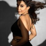 Parvatii Nair Instagram – I love catching you looking at me 😜🤗

.

.

Styling & Creative direction @soigne_official_ 
Makeover @kaviyaartistry_off 
Photography @murlee_photography 
Wardrobe @a.la.modebyakanksha