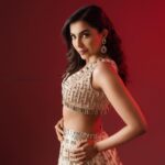 Parvatii Nair Instagram - 👽 Magazine: @poiseandstylemag Photographer: @theportraitstudio_tps Assisted by: @g_vigneshwaran_ Styling: @beingstyl Outfit: @_sayaanika_ Jewelry: @swarnaprabu Make-up: @makeupreva Hair: @_ramya_makeoverartistry_ Studio: @allsevensstudio Co-ordinated by: @nadiiaamalik