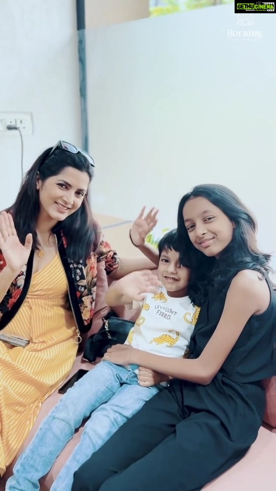 Pavani Gangireddy Instagram - Beauty runs in the family! 💁♀️💕✨ When Mom and Daughter slay the salon game together, we could only drop our jaws in awe💇♀️ With each visit @pavani_gangireddy and her daughter create memories at Borabay The Salon. Are you ready to create memories with your kid? Sheraton Hotel, Financial District, Gachibowli, Hyderabad