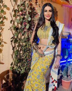 Pavitra Punia Instagram - Wahi bass television ki style aur fashion ki devi #pavitraapuniya #fashion #style #glam #
