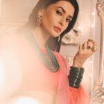 Pavitra Punia Instagram – 🌸 Gulabi pe hara 

#pavitraapuniya #fashion #style #glam #bazaar