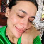 Pavitra Punia Instagram - Uploading 🫥 energy for the #nomakeup is not make up for me because #ilovemakeup ☺️ #pavitraapuniya #grateful #fashion #style #glam 🌞
