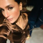 Pavitra Punia Instagram - …. about last night @cirqabombay I looked THE Best Outfit theme is one of my favourite #ferrerorocher “a chocolate ball with gold packing and the hidden gem hazelnut “ Wearing : my own collection🪶 Jewels : @versace and #goldbangles (straight from my treasure box) Bag : @hm Pumps : @gianvitorossi #pavitraapuniya #fashion #style #fashionstyle #glam #iamfashion it’s burnin in here 🍂 #milanfashion #parisfashion Lower Parel