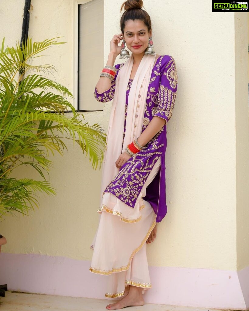 Payal Rohatgi Instagram - I focus on what I can control and I let go of what I can’t 😘 #payalrohatgi #yogasehihoga🧘‍♂️ #ladkihoonladsaktihoon