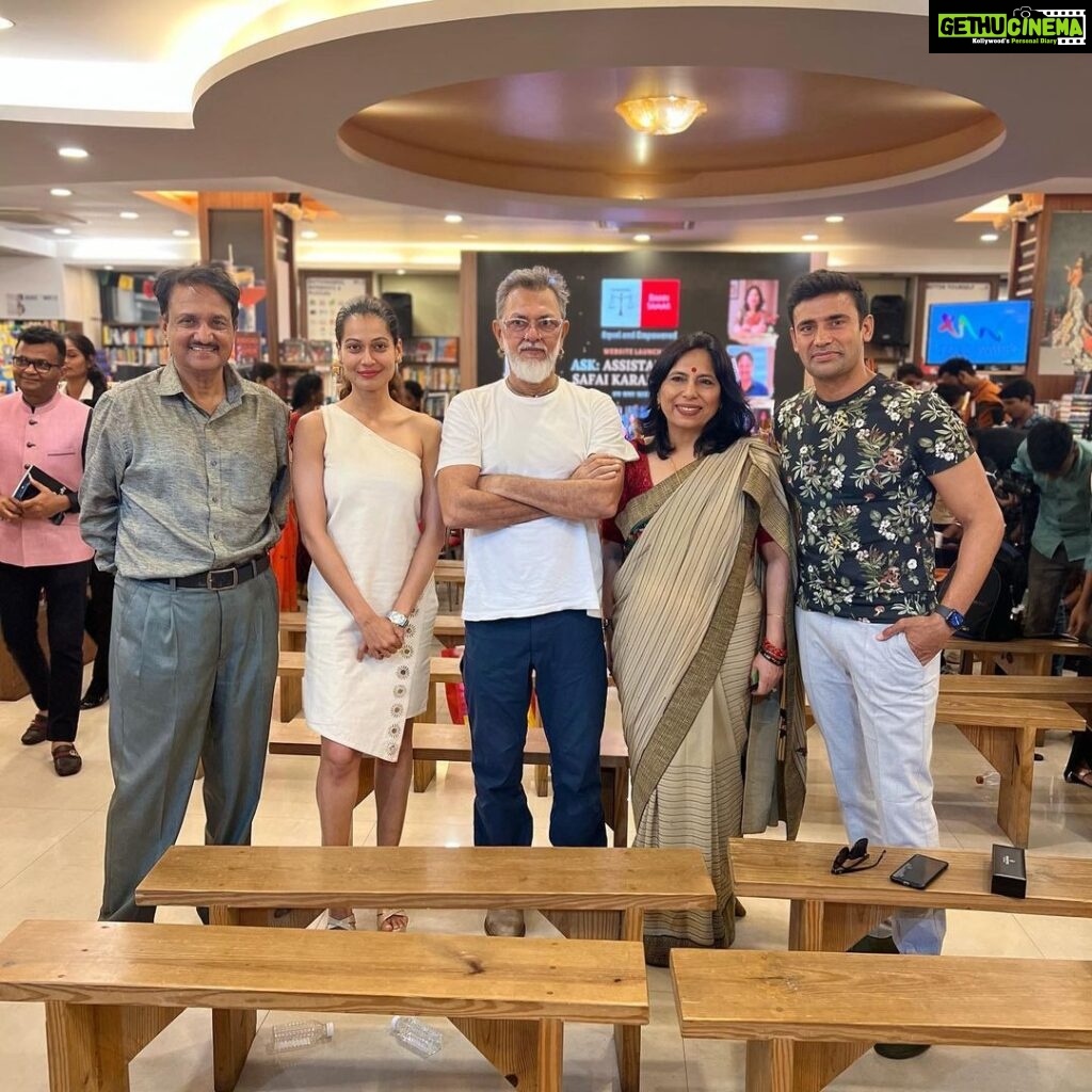 Payal Rohatgi Instagram - These 3 ladies who are widows of Manuel scavengers yesterday inspired me that will willpower and patience, the system if it’s wrong will be changed and reprimanded. Passion and Loyalty both can’t be bought. I am grateful I could extend my support for this cause and empower these women but in reality I got empowered by them. They again lit the fire in me 😍 Being an activist is a personal choice. The causes are something that touches my heart. Yes I have become smarter and don’t make random videos so that I don’t get trapped in fake FIRs. Everything teaches you a lesson. Trust me, I am a good learner 🙏 #payalrohatgi #sangramsingh