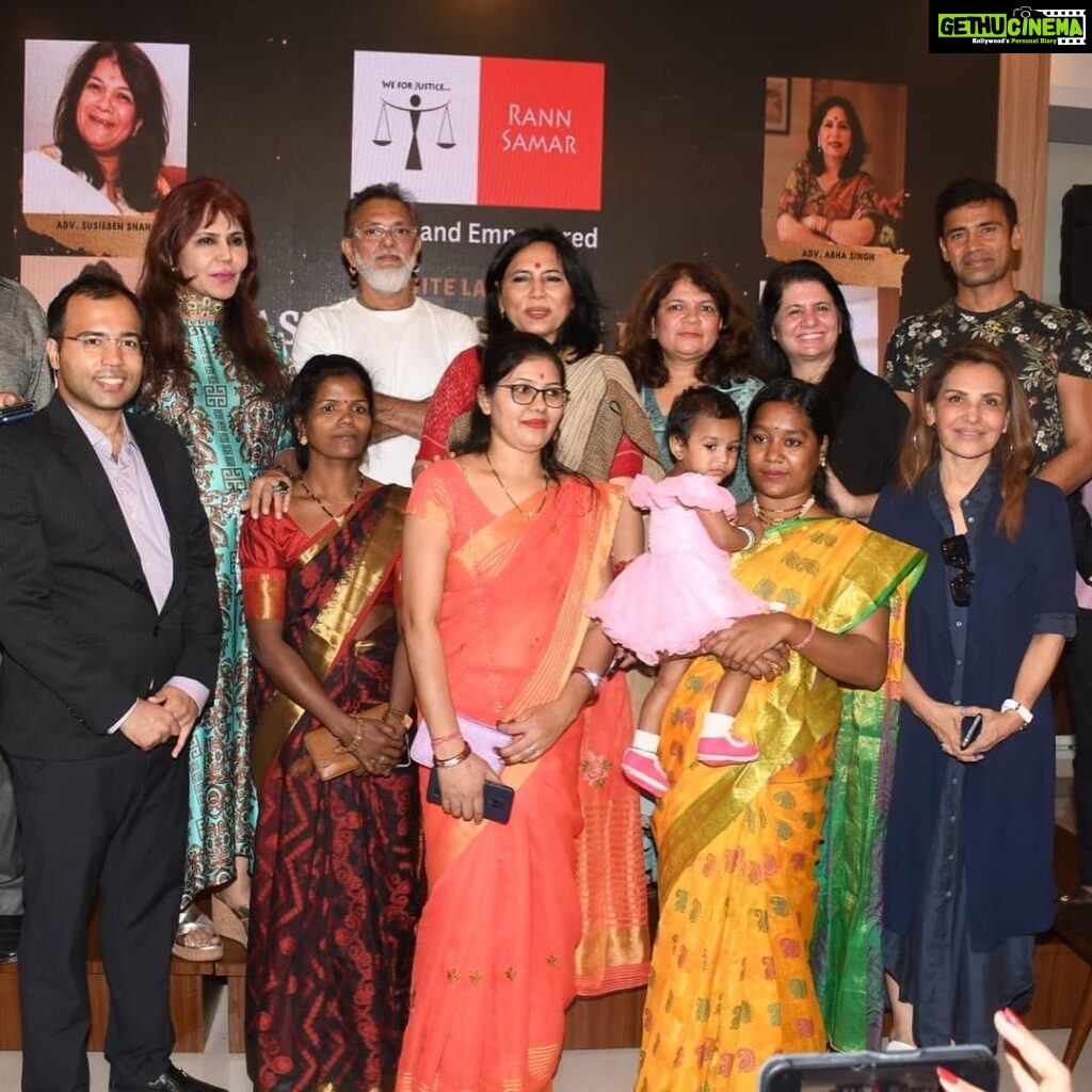 Payal Rohatgi Instagram - These 3 ladies who are widows of Manuel scavengers yesterday inspired me that will willpower and patience, the system if it’s wrong will be changed and reprimanded. Passion and Loyalty both can’t be bought. I am grateful I could extend my support for this cause and empower these women but in reality I got empowered by them. They again lit the fire in me 😍 Being an activist is a personal choice. The causes are something that touches my heart. Yes I have become smarter and don’t make random videos so that I don’t get trapped in fake FIRs. Everything teaches you a lesson. Trust me, I am a good learner 🙏 #payalrohatgi #sangramsingh