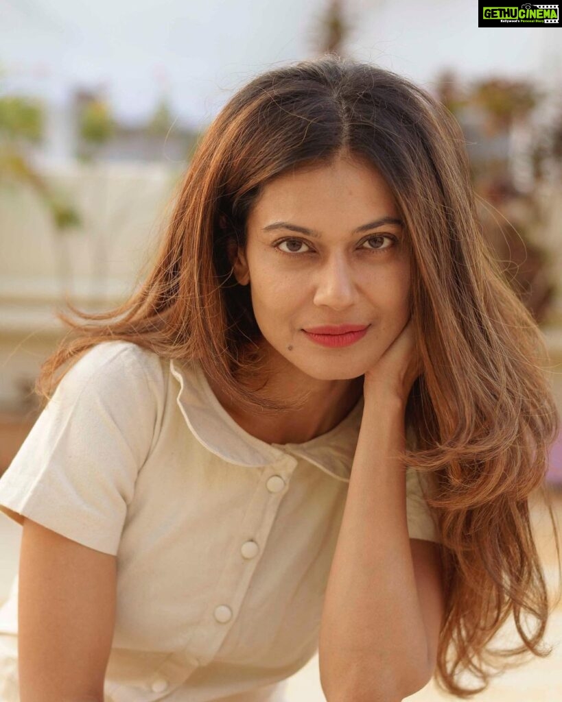 Payal Rohatgi Instagram - Sometimes u have to just stay silent as no words can explain how you feel 😊 #payalrohatgi #yogasehihoga #ladkihoonladsaktihoon