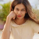 Payal Rohatgi Instagram – Sometimes u have to just stay silent as no words can explain how you feel 😊 

#payalrohatgi #yogasehihoga #ladkihoonladsaktihoon
