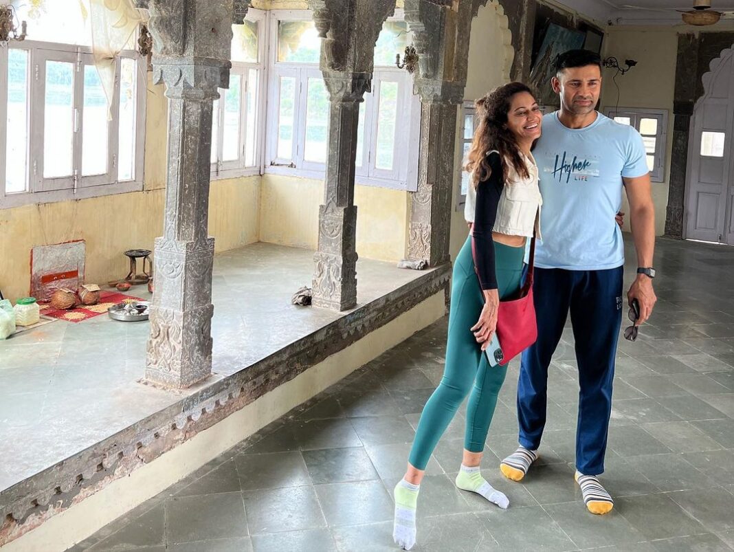Payal Rohatgi Instagram - 13 years together but 1st happy marriage anniversary. I request every couple plz take your relation long life. God bless all🙏❤️ #sangramsingh #payalrohatgi #happy1stmarrigeanniversary Incredible India