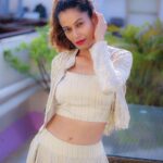 Payal Rohatgi Instagram – Nobody watches you harder than the person who wants you to fail.. Give them a Good show 🤩 

#payalrohatgi #ladkihoonladsaktihoon #yogasehihoga