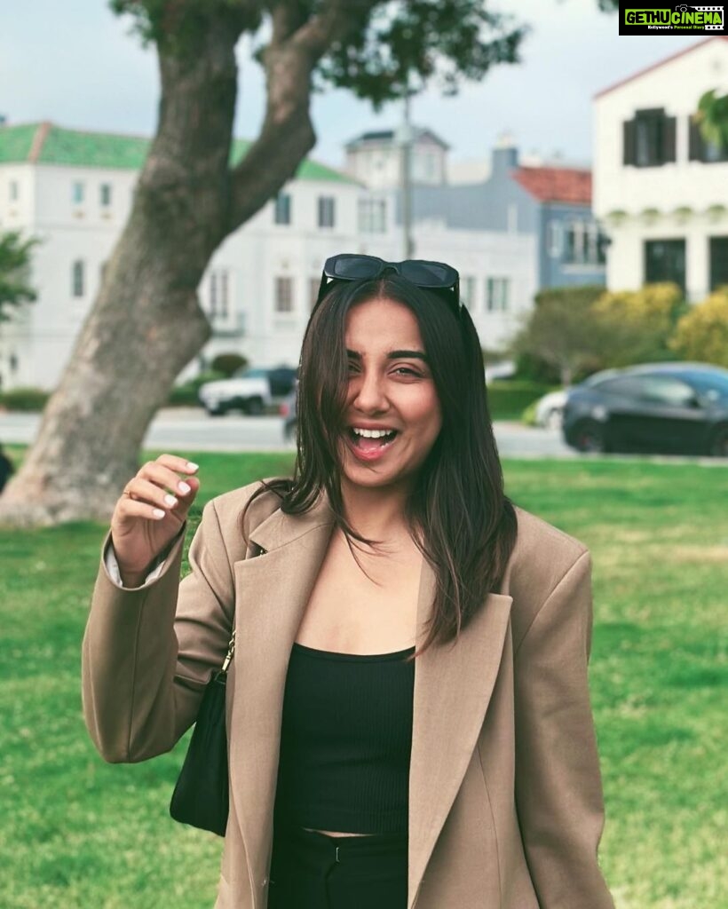 Prajakta Koli Instagram - All things happy. 🌤️🌷🏠🌿 San Francisco, California
