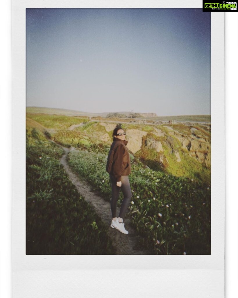 Prajakta Koli Instagram - Sunset postcards. 🫶🏼