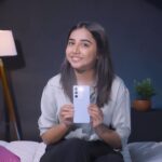 Prajakta Koli Instagram - The shiny moments which I always dreamt of are now a reality, all thanks to the spotlight I had within me. When are you creating your spotlight? Have your magical experiences with a 120Hz 3D Curved Display, and Night Portrait with Aura Light feature in the all-new vivo V27! Buy the #TheSpotlightPhone now, head to vivo India Page #DelightEveryMoment #vivoV27