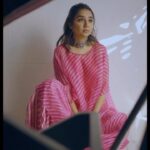 Prajakta Koli Instagram - ‘Ye shaadi nahi ho sakti’ comes out today at 2pm and 8pm on Tata Play Theatre. You can also watch it on the Tata Play App!!🫶🏼 … 🎥 by @lordaritra Edited by @ravi_dc @onedigitalentertainment