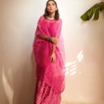 Prajakta Koli Instagram - ✨सांसों में बड़ी बेकरारी आँखों में कई रत जगे कभी कहीं लग जाये दिल तो कहीं फिर दिल ना लगे✨ … @shrushti_birje @shreejarajgopal @shivamguptaphotography @sujata_1810 @dhwanii.jain