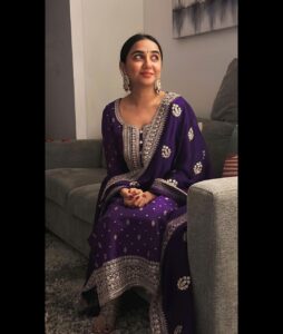 Prajakta Koli Instagram - Usse kaho meri neend naa churaaye. 🫵🏼