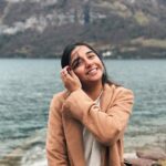 Prajakta Koli Instagram - Hands are frozen but heart is so so warm. Hi, lover. 🇨🇭 Switzerland
