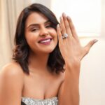 Priyanka Chahar Choudhary Instagram – It’s a Yes! ❤️
.
.
.
A million times yes for this dreamy diamond ring.❤️ Words fall short for a ring so stunning @ornaz_com💍

Swipe left to have a closer look of this gorgeous. Checkout their collection and make your big day even more special😍
.
.
.
.
.
.
.
.
.
.
#ORNAZ #ornazengagementrings #priyankachaharchoudhary #proposal #priyankachahar #priyankit #priyanka #ad #priyankachaharfanpage #Isaidyes #ornazrings #engaged #engagementring