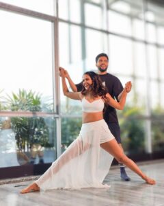 Priyanka Chahar Choudhary Instagram - Flexibility test 🫠

Swipe left to see who made me do it 😬

Swipe left again to see what I really wanna do ☺️

Video: @versatile.saif X @jzee.video.pictures 
Makeup: @garg_kinjal
Hair: @celebsmakeupbysejal 
Outfit: @kamli_fashion

#priyankachaharchoudhary