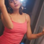 Priyanka Chahar Choudhary Instagram - Soft ,Radiant ,Healthy ! That’s My Skin ! with my latest find ..the #Greenleaf natural active aloe vera range . I just love these natural products from the first time i have used them. My skin hasn’t felt so naturally smooth and fresh in a longtime.This is the simplest and the fastest #skincareroutine for my beautiful glowing skin ! Don’t believe me ? you ‘ve got to try it yourself ! Buy from www.brihansnatural.com And for my fans , here’s a special gift from me and Greenleaf ! Use coupon code PRIYANKA on your first order on www.brihansnatural.com to get free delivery ! T&C Apply. #greenleaf#greenleafaloevera#greenleafaloeveragel#naturalactivealoevera#summerskincare#skincare#aloevera#cucumber#turmeric#healthyskin #brihansnaturalproducts#priyankachaharchoudhary #Ad