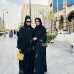 Rakhi Sawant Instagram - Welcome to madinah !!! Wearing SAKCLOTHING abaya…..