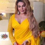 Rakhi Sawant Instagram - haters she doesn't care at all @rakhisawant2511 replies to all ger heaters with a funny face .how to deal with negativity learn it the from @rakhisawant2511