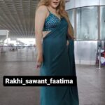 Rakhi Sawant Instagram - Jhumka girgaya mam ka airport pe @rakhisawant2511 #rakhisawant #rakhi_sawant_fam #rakhi_sawant_faatima #rakhi_sawant_fan