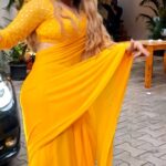 Rakhi Sawant Instagram - @rakhisawant2511 ने मचाया Dhoom Tamanna Bhatia Ke Naye Gaane #kaavaalaa Song . . #rakhisawant #dancevideo #dancetrends #instatrend #reelstrending #viraltrend #rakhitrend