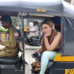 Rakhi Sawant Instagram - राखीच्या ड्राइव्हवरने केली चोरी.😱 Follow @its.majja for more updates. #rakhisawant #actress #glamour #gymlook #sad #bollywood #majjachase #itsmajja