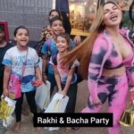 Rakhi Sawant Instagram - @rakhisawant2511 Ke Bache #happymomemt #song #rakhisawant #rakhisawant2511 #rakhisawanth #rakhisawantfatima #rakhisawantvideos #rakhisawanthotworkoutvideo #rakhisawantnews #rakhisawantfans #happykids #instafollow