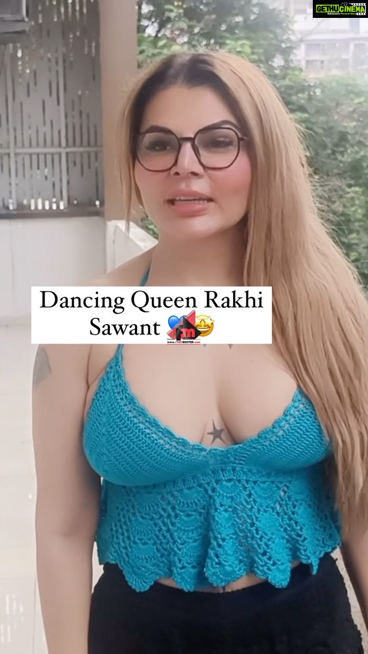 Rakhi Sawant Instagram - @rakhisawant2511 ka monsoon Look kaisa Laga ? 🙈 . . Follow for more updates @filmymantramedia . . #rakhisawant #bollywood #dancingqueen #filmymantra Mumbai, Maharashtra