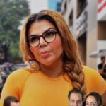 Rakhi Sawant Instagram - 😮😮 Take the 🚀Lucky Jet 🚀odds predictor! Search 💰JET100💰in telegram❗ #rakhisawant #controversial #couple #bollywoodstars #bollywoodcelebrity #bollywoodactress #fun #bollywoodbeauty #actress #celebrity #wedding #salmankhan #marriedcouple #congratulations #beautyqueen #beautiful #love #adilkhan #dramaqueens #beautiful #interview #sunnydeol #dharmendra #hemamalini #bobbydeol #karandeol #wedding #bhai #shadi