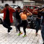 Rakhi Sawant Instagram - @rakhisawant2511 ने बारिश में धमाल छम छम गाने पर . . #rakhisawant #dance #dancereels #chamcham #instadance #trend #trendingsongs #trendingdance #trendingreels #trendingvideos #dancetrends #viraldance #reels #durgeshvideographer