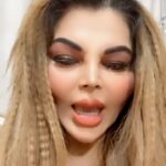 Rakhi Sawant Instagram - My Bhaiya Bhabhis Home in Dubai Enjoying Turkish Food here.