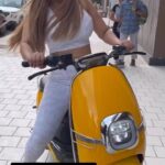Rakhi Sawant Instagram - My mam raiding bike 🏍 😢 👌 @rakhisawant2511 @nailartstudio_lokhndwala #rakhisawant #rakhi_sawant_fam #rakhi_sawant_faatima #rakhi_sawant_fan
