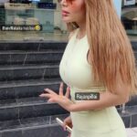 Rakhi Sawant Instagram - Main Malaika Hooo Kya🤣🤣 @rakhisawant2511 Runn 🤣🤣 . . . . #rakhisawant #malaikaarora #lovesongs #insta #instalike #explorepage #explore #viralvideos #trending #trendingreels #celebrity #fashion #likesforlike #likeforfollow #mumbai #paparazzi #travelgram #instadaily #instamood #reelsviral #reelslovers #reelsindia #videography #photography #videooftheday #explore #foryoupage #newreel Mumbai, Maharashtra