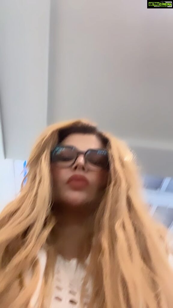 Rakhi Sawant Instagram - Mumbai ✈️🛫🛬✈️🛫🛬